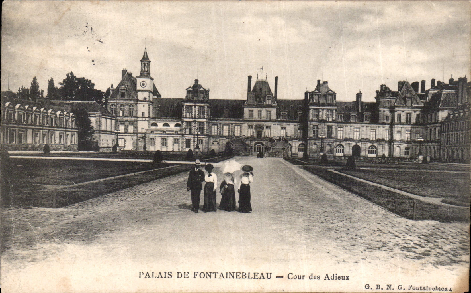 Palais de Fontainebleau — Cour des Adieux — G. B. N. G. Fontainebleau
