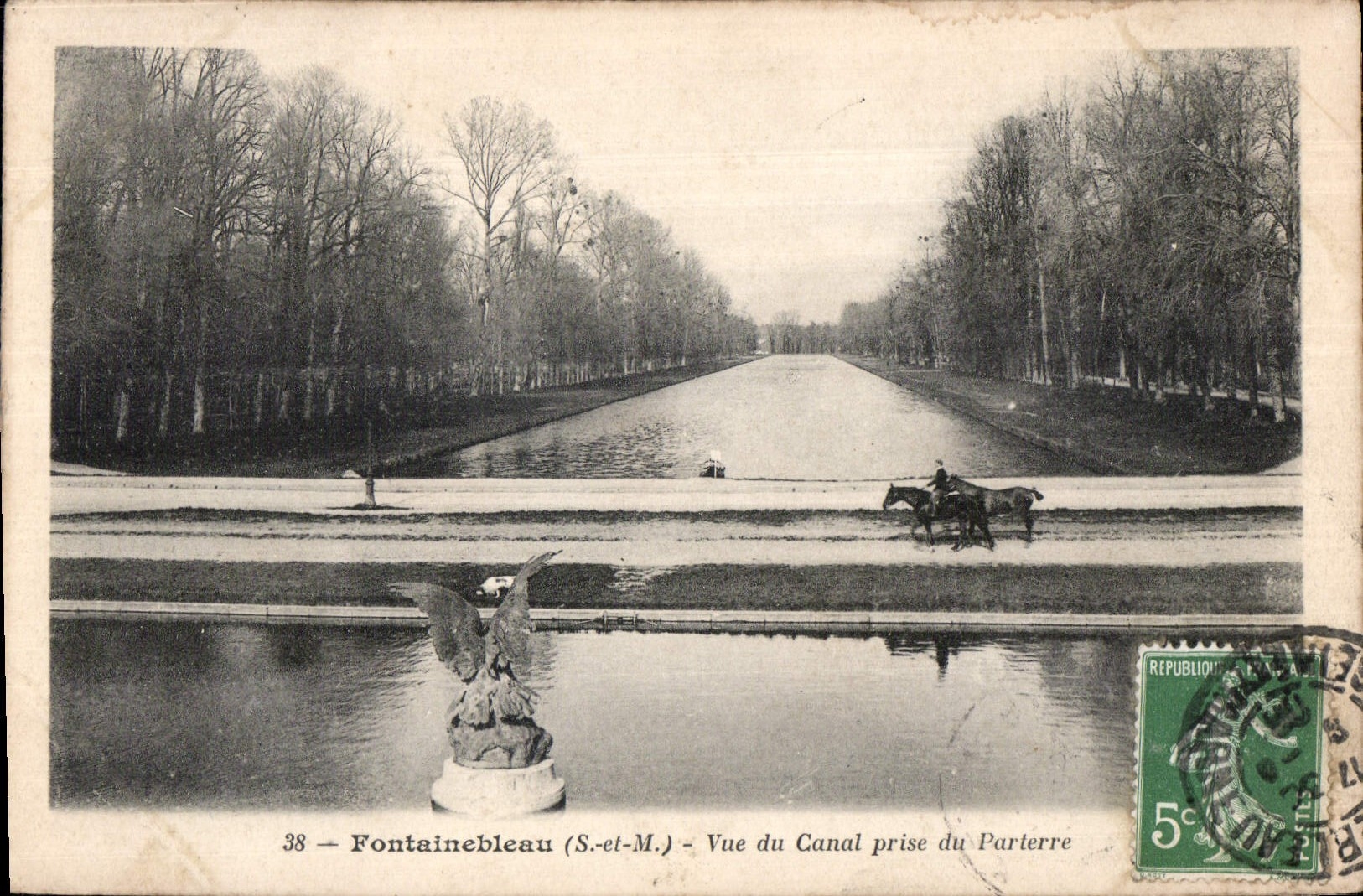 Fontainebleau (S.-et-M.) — Vue du Canal prise du Parterre — éditeur inconnu, n° 38