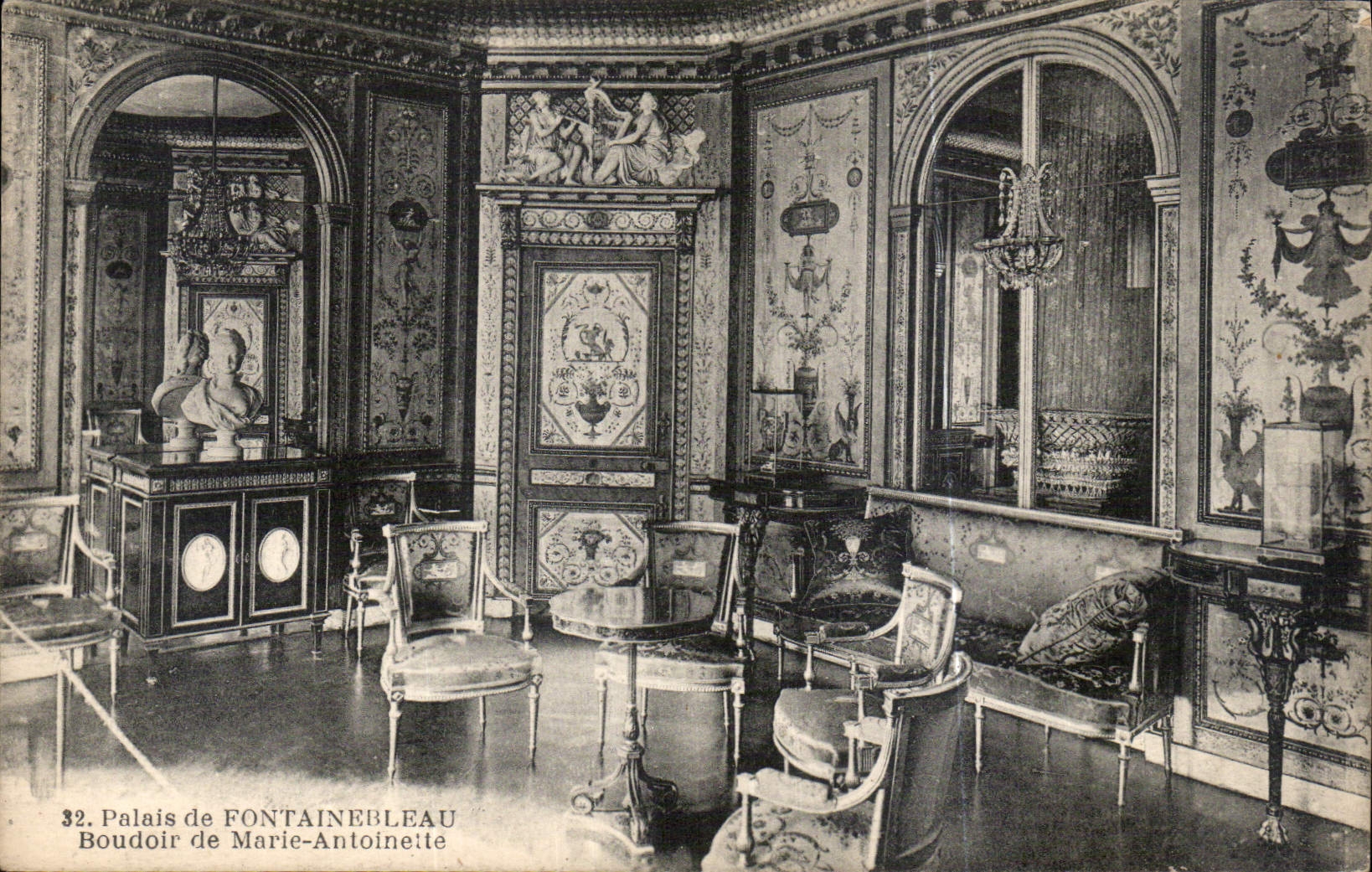 Schloss FONTAINEBLEAU — Boudoir von Marie-Antoinette — unbekannter Verlag, Nr. 32