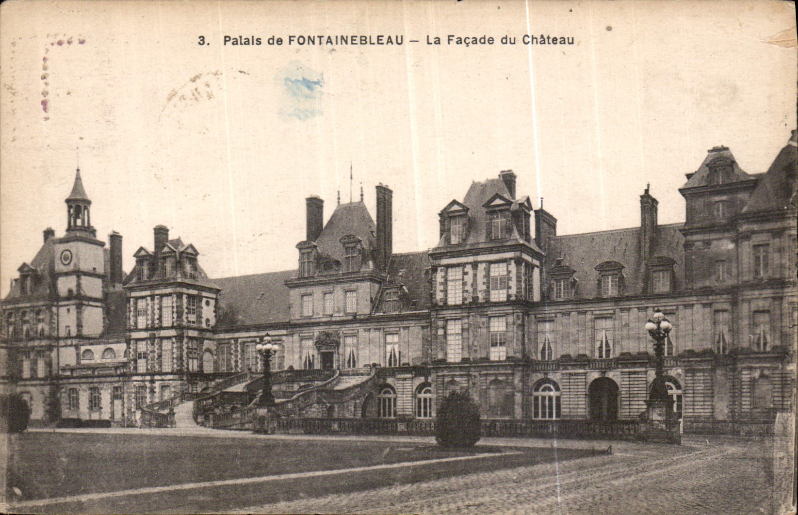 Palast von FONTAINEBLEAU — Die Fassade des Schlosses — Verlag unbekannt, Nr. 3