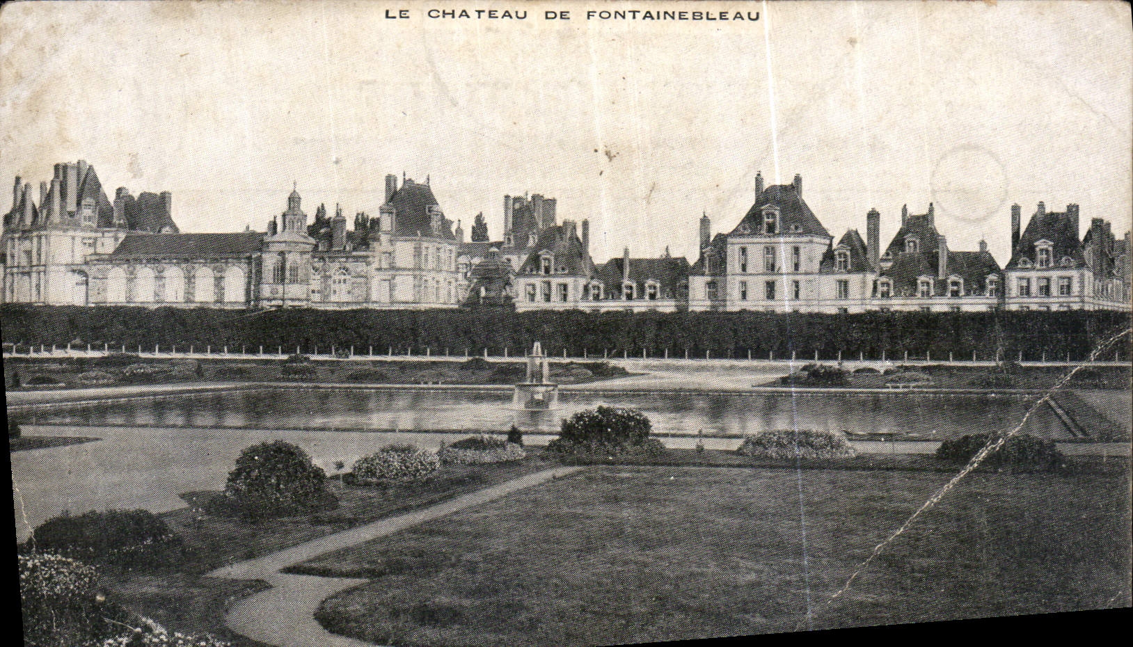 Schloss Fontainebleau — Aussicht auf den Park und das Schloss — unbekannter Verleger