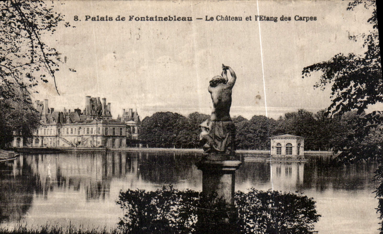 Palast von Fontainebleau — Das Schloss und der Karpfenteich — Verlag Jour Ideal, Nr. 8