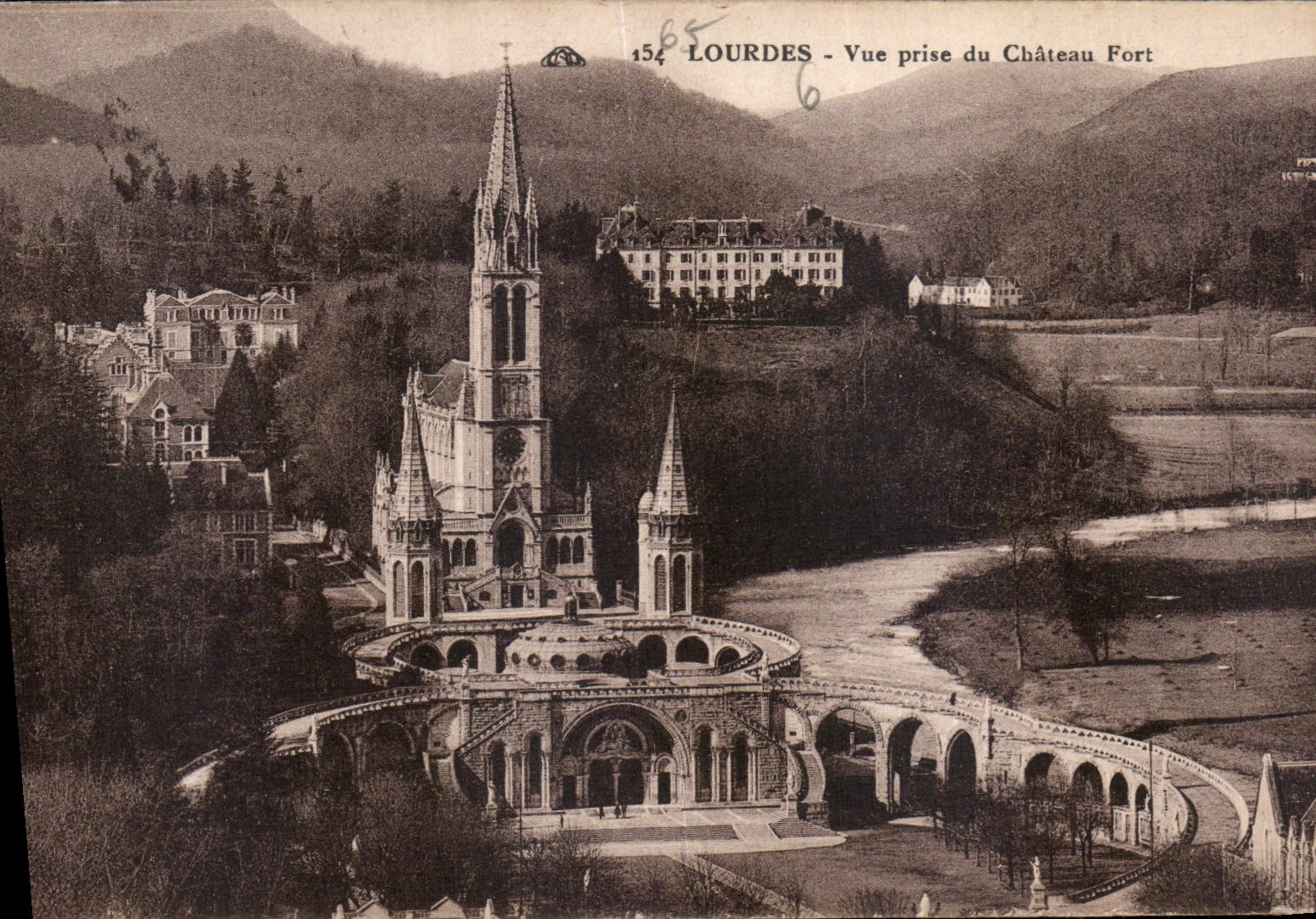 CPA Lourdes Vue prise du Chateau Fort 