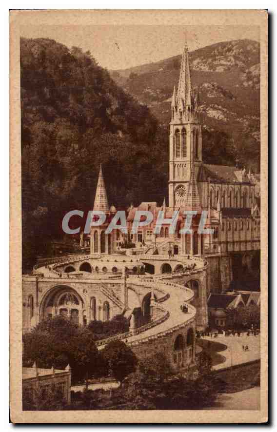 CPA Lourdes la Basilique vue de cote 