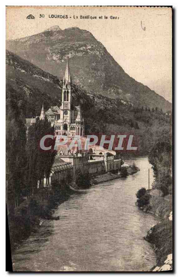 CPA Lourdes la Basilique et le Gave 