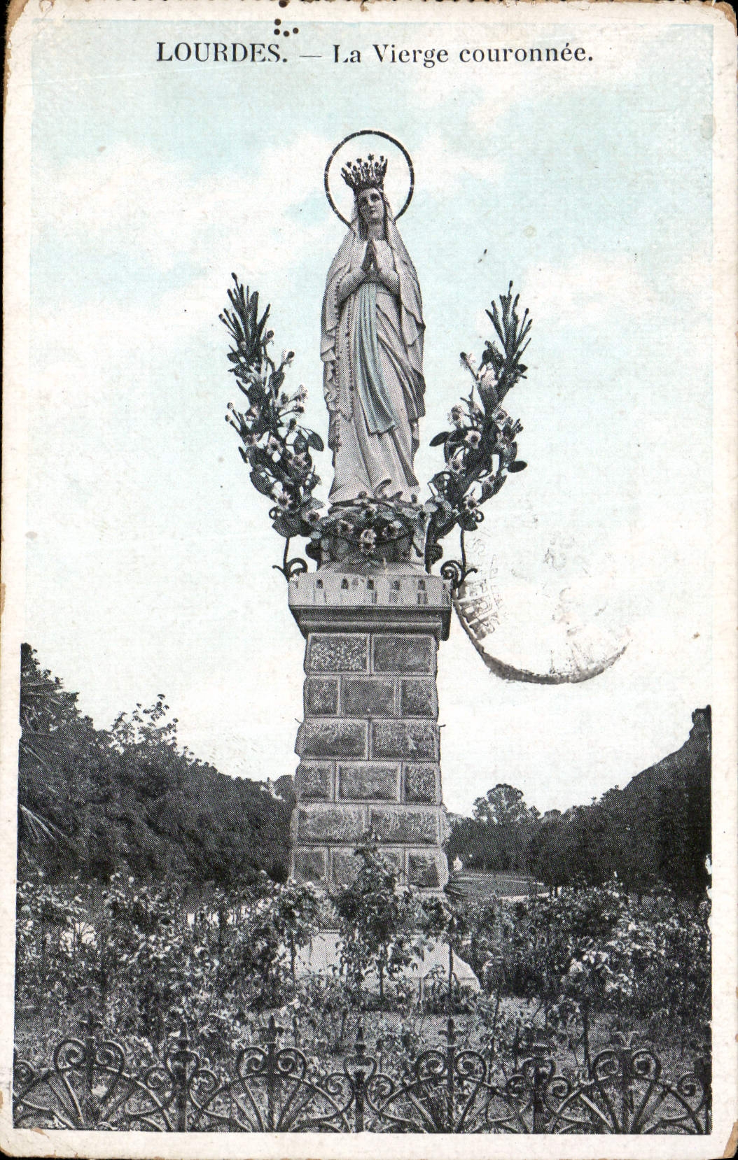 CPA Lourdes la Vierge couronnee 