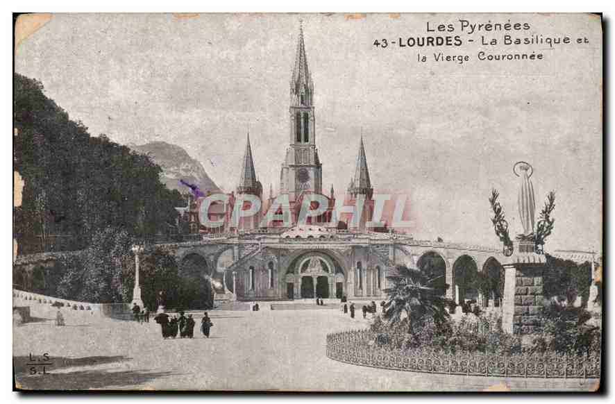 CPA Les Pyrenees Lourdes la Basilique et la Vierge Couronnee 