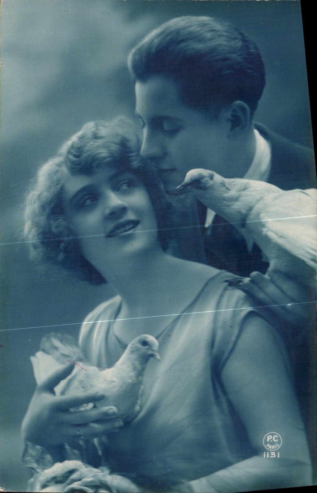 Couple avec colombes — PC Paris 1131