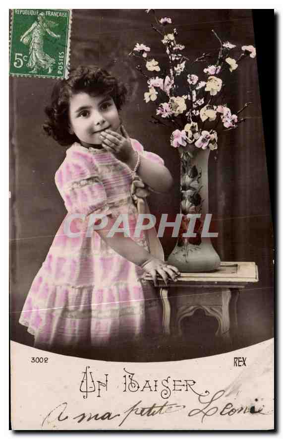 CPA Un baiser Enfant