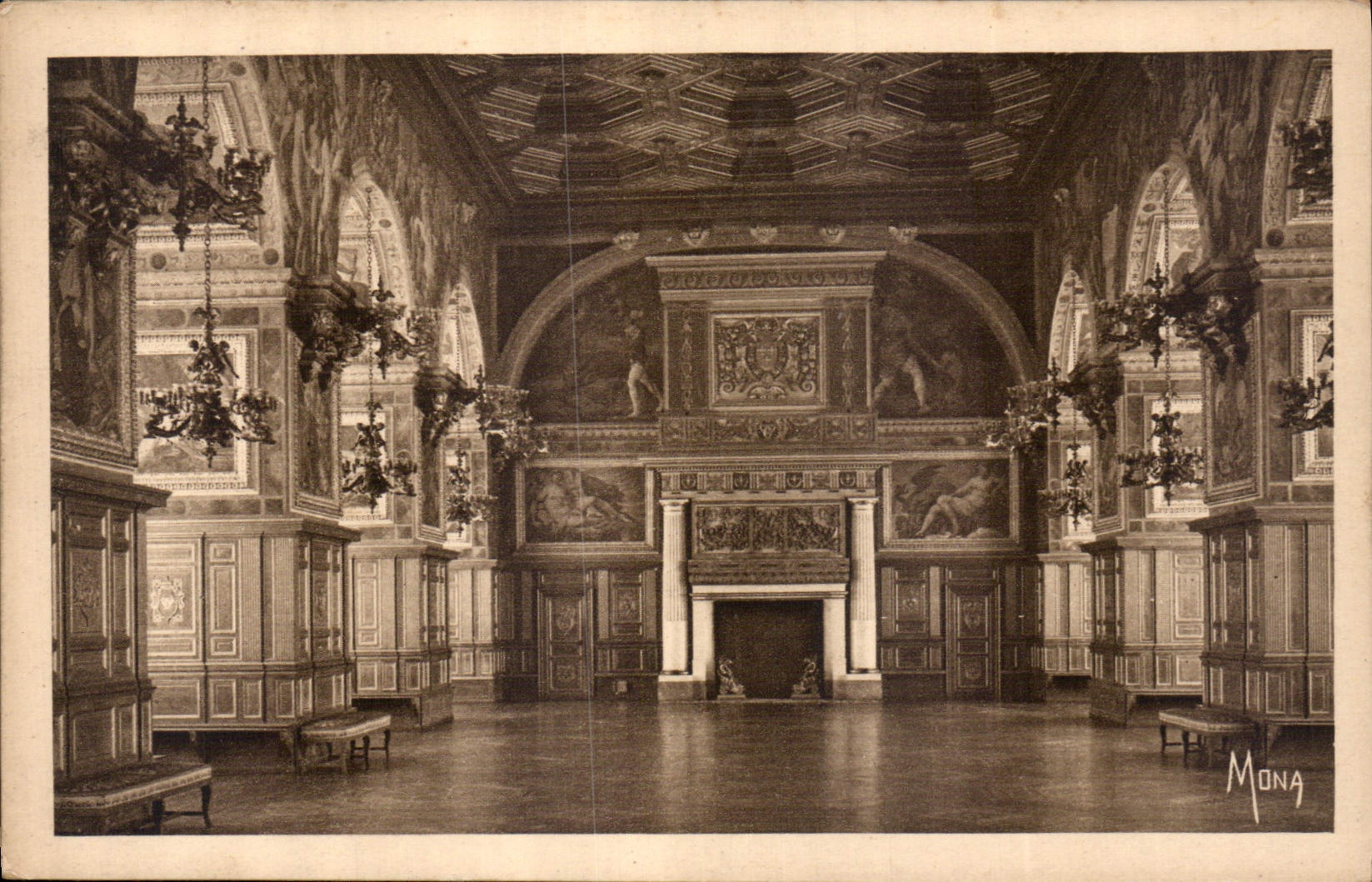 La Galerie Henri II ou Salle de Bal — Palais de Fontainebleau — éditeur MONA, n° 505