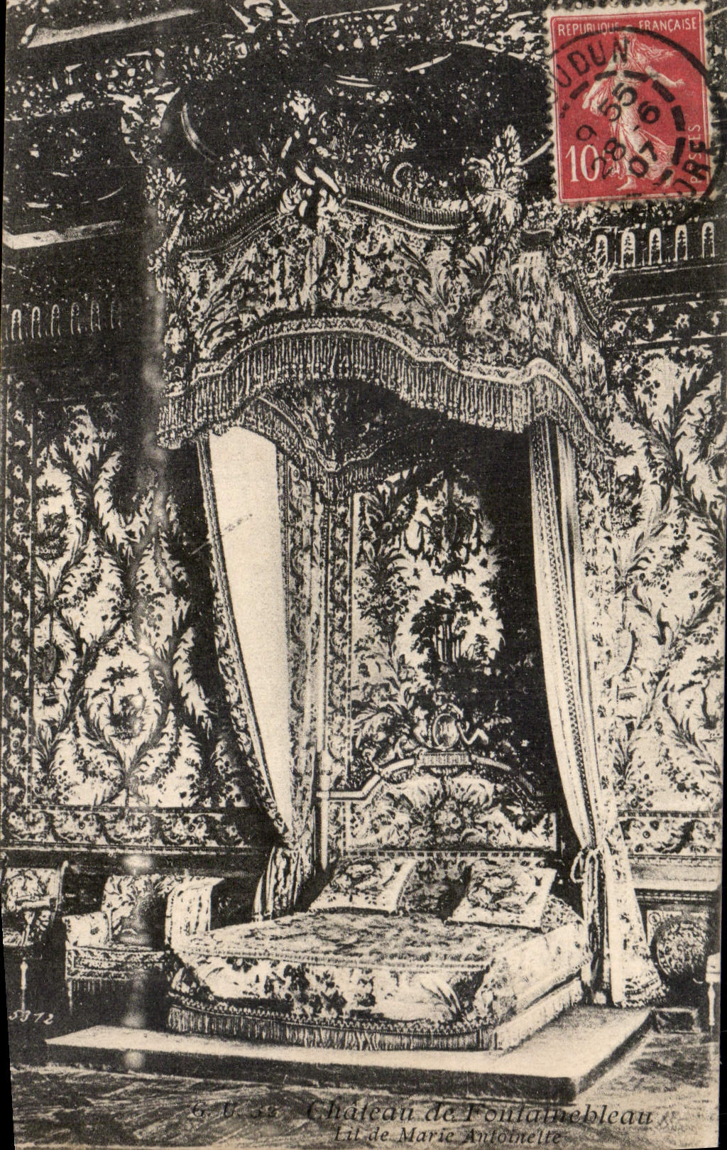 Château de Fontainebleau — Lit de Marie-Antoinette — G.B. 33