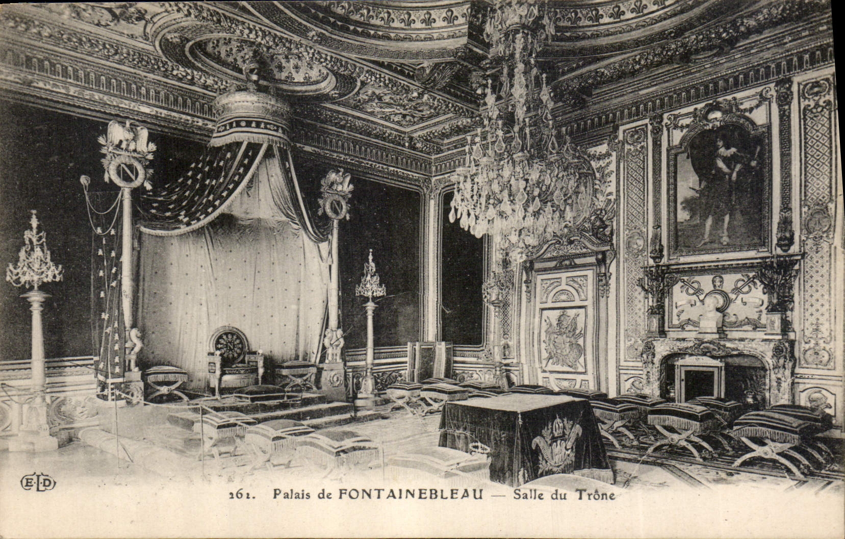 Palais de FONTAINEBLEAU — Salle du Trône