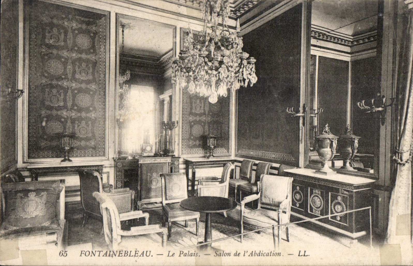 Fontainebleau — Le Palais — Salon de l'Abdication — LL. — n° 65