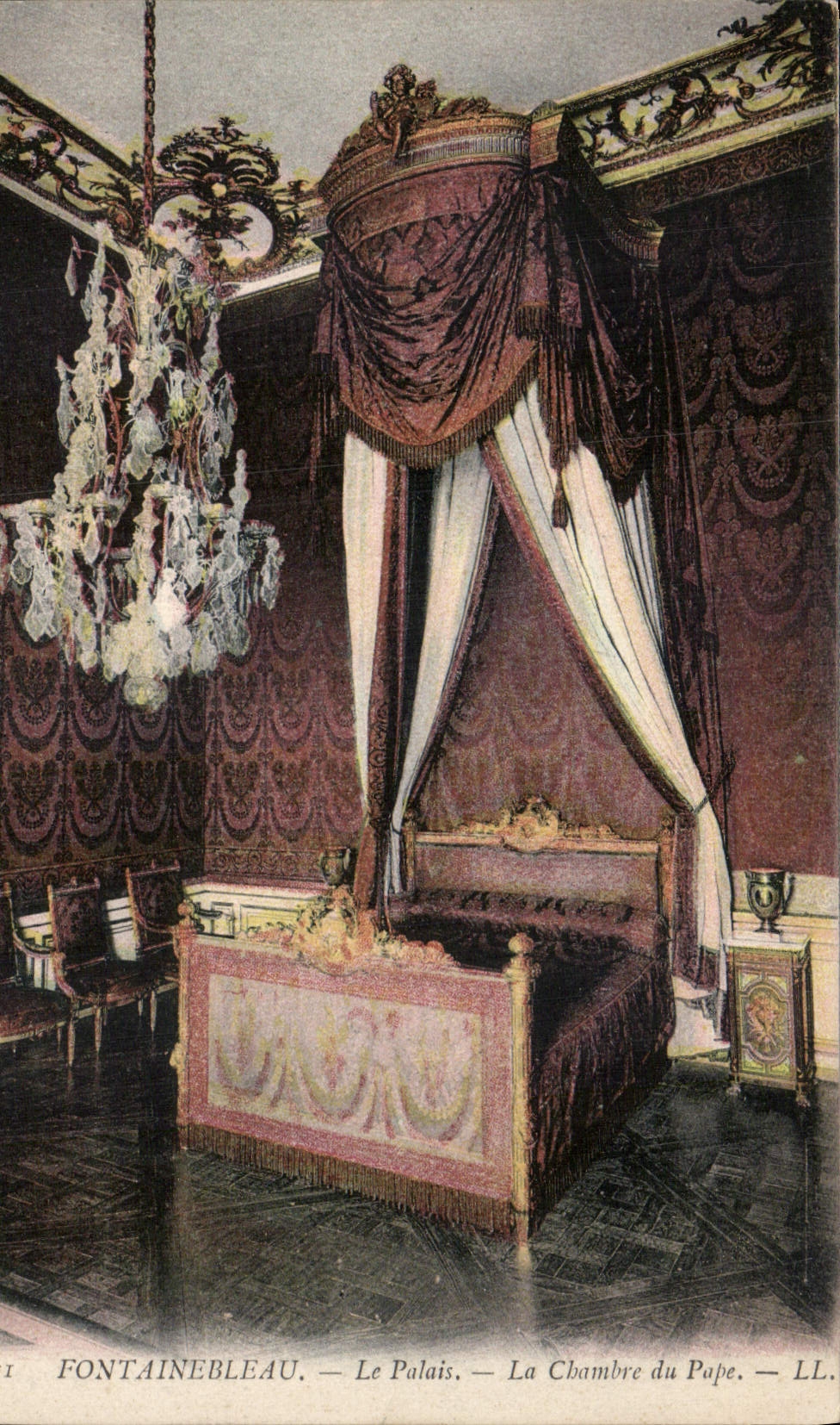 Fontainebleau — Le Palais — La Chambre du Pape — LL.