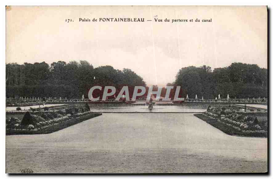 Palais de FONTAINEBLEAU — Vue du parterre et du canal — B.D. n°171
