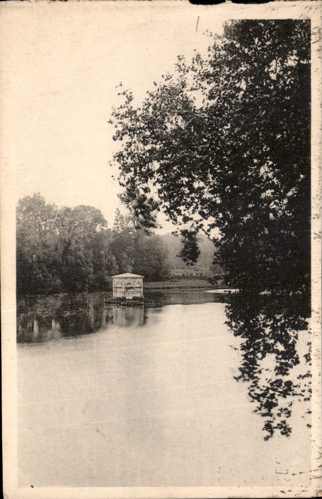 Castillo de Fontainebleau — L'étang des Carpes — Edición de los Museos Nacionales