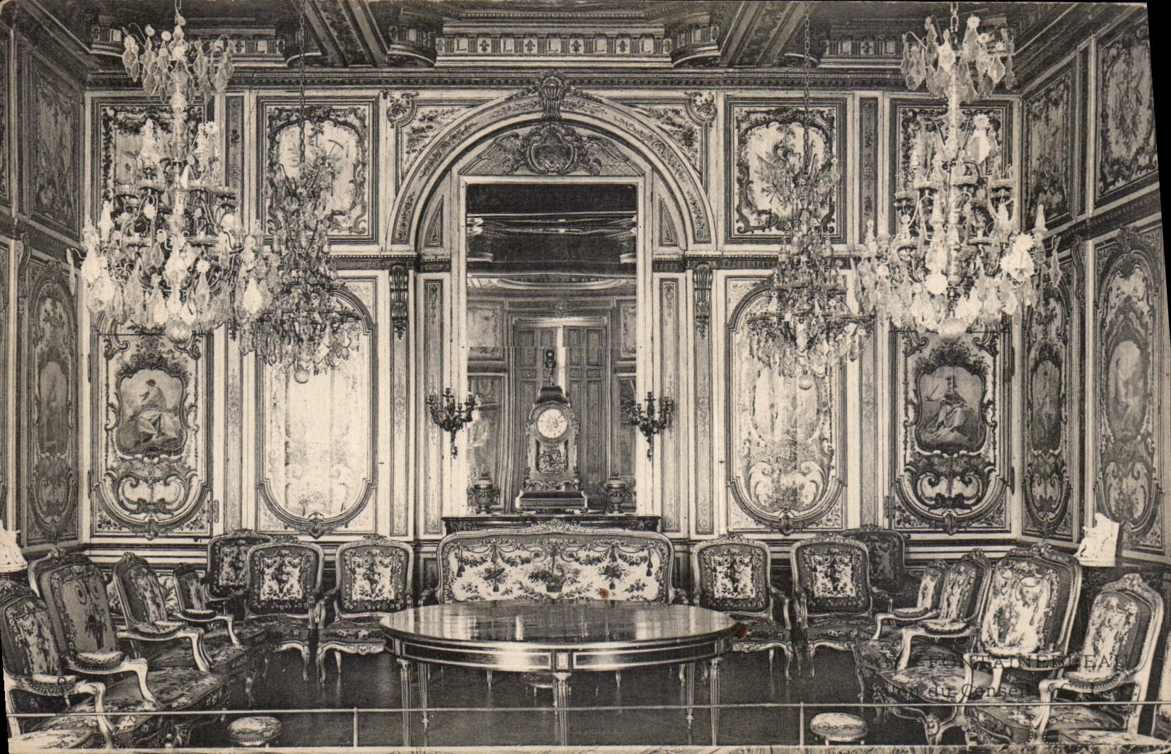 Salle de réception richement décorée — Château de Gensel — éditeur TADNÉRÉAUX