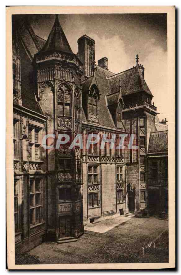 CPA La Douce France Bourges Cher Hotel de Jacques Coeur la Cour 