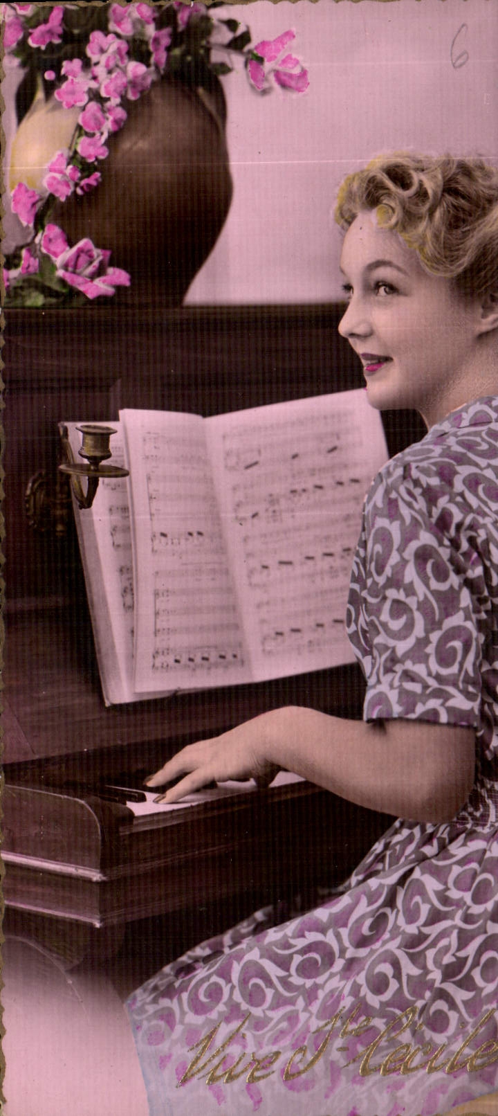 CPA Femme Piano
