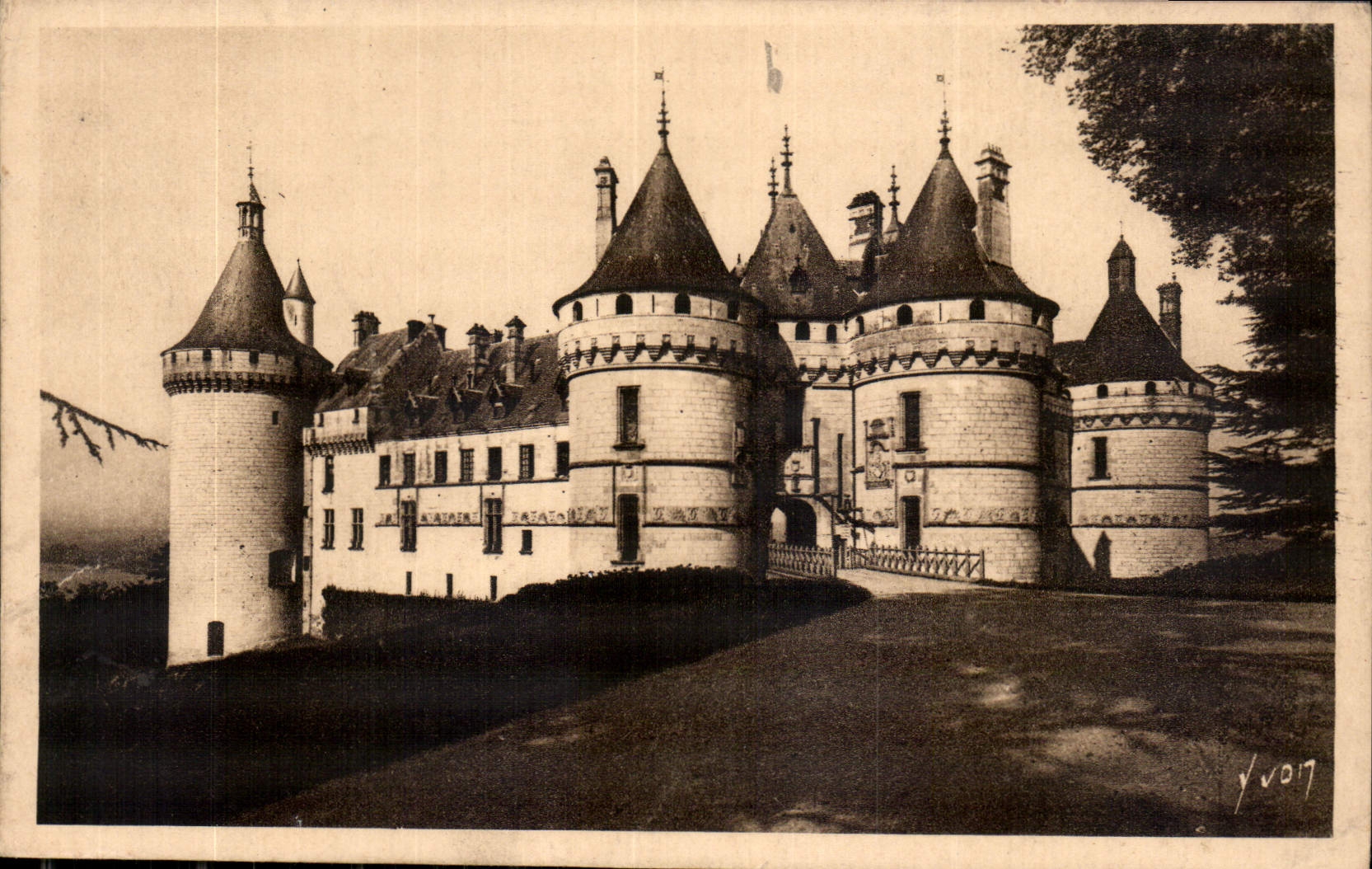 Chaumont (Loir-et-Cher) — Entrée du Château — Les Éditions d'Art MON — n°57