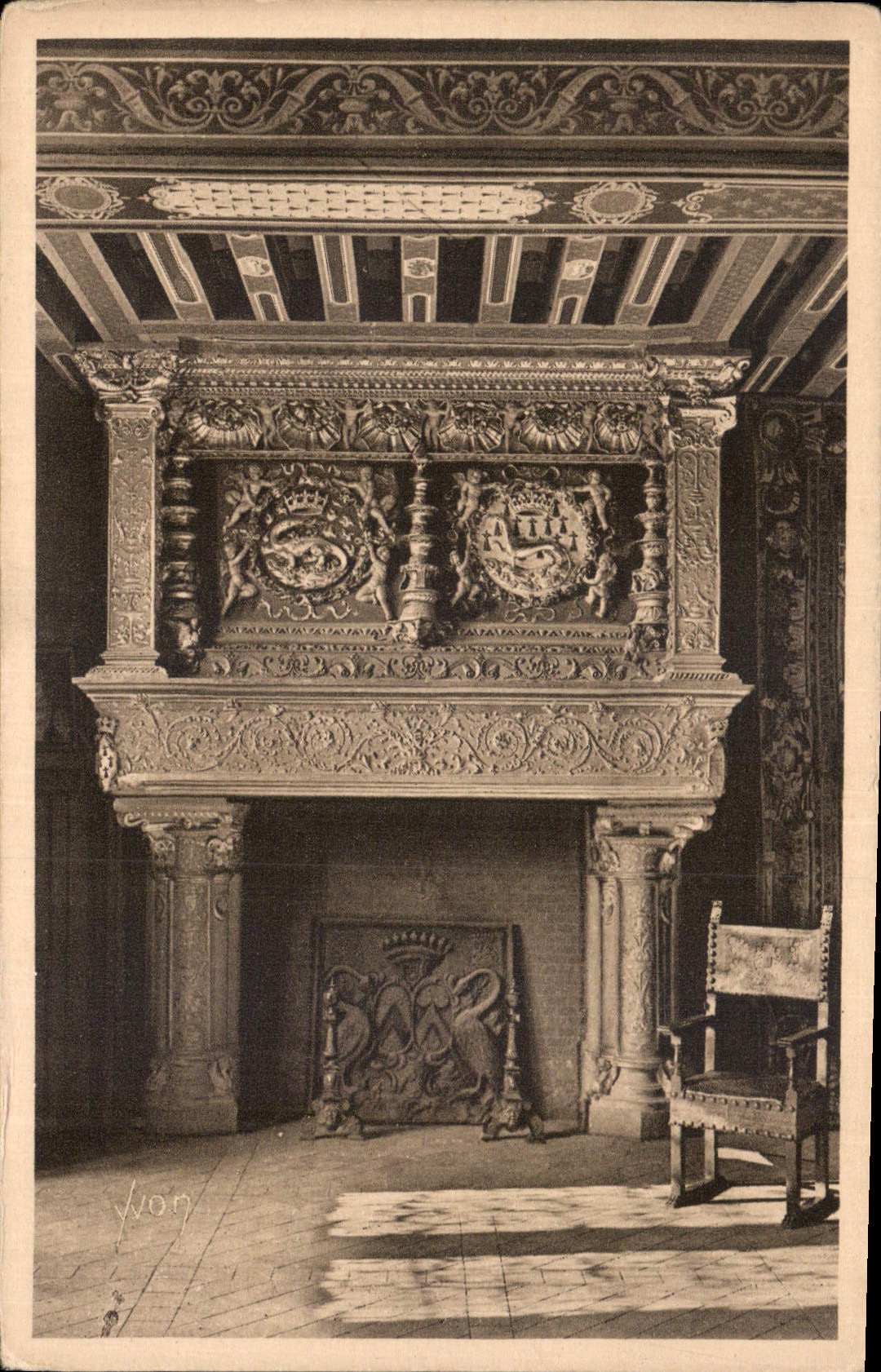 Château de Blois - Salle d'Honneur — Détail d'une Cheminée — Édition d'Art YVON