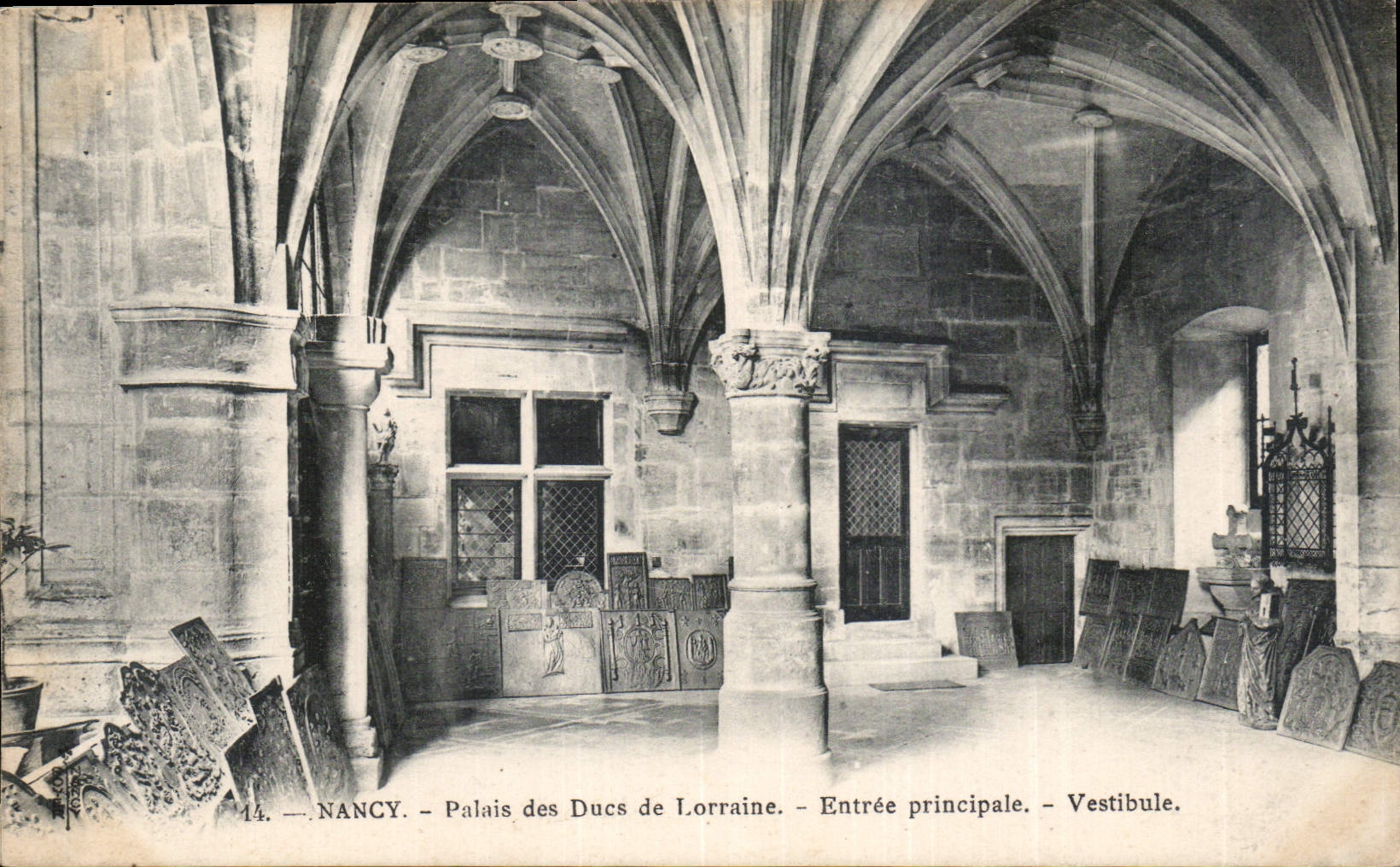 Nancy — Palais des Ducs de Lorraine — Entrée principale — Vestibule — n°14