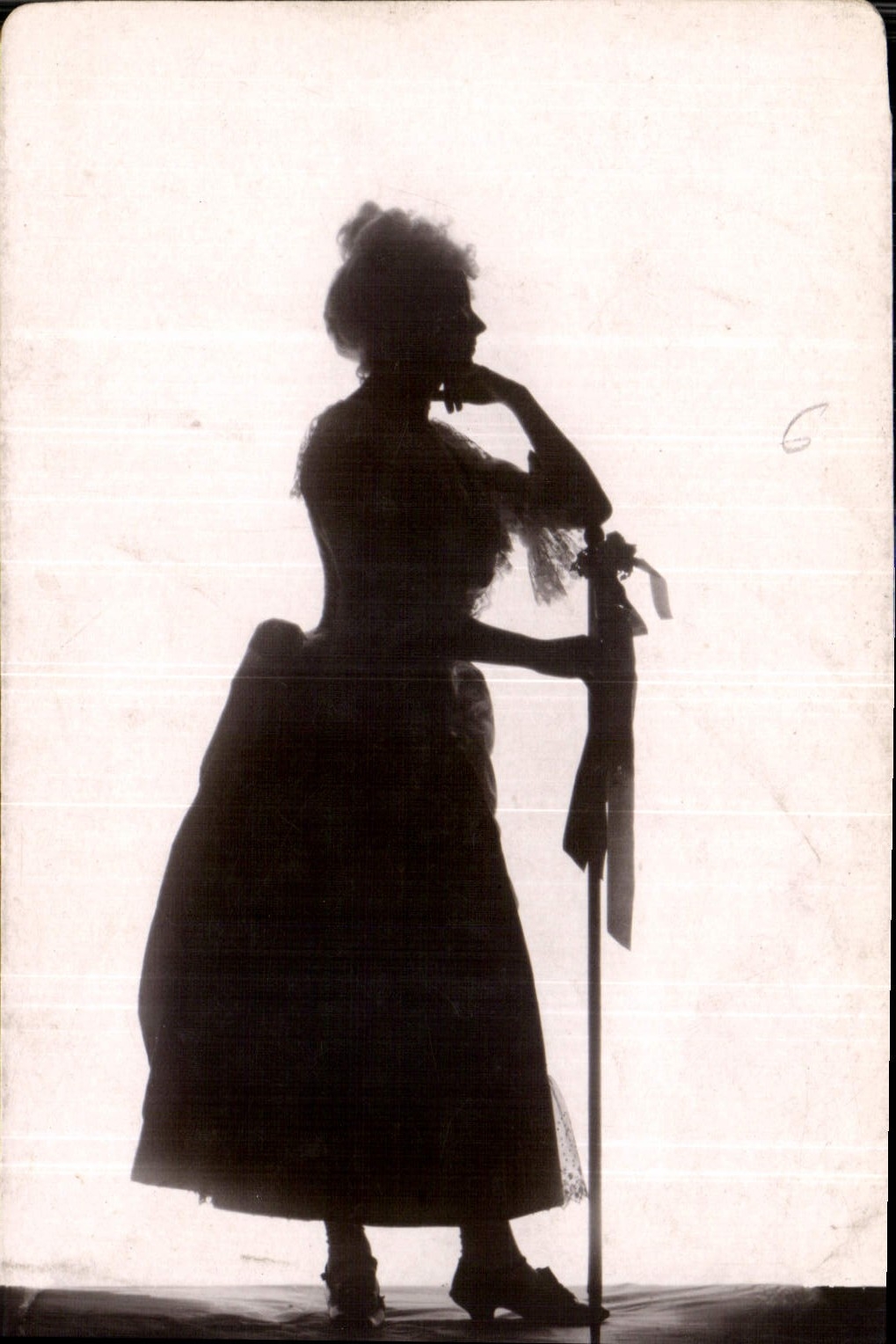 Silhouette d'une femme — époque victorienne — éditeur inconnu, n° de série non visible