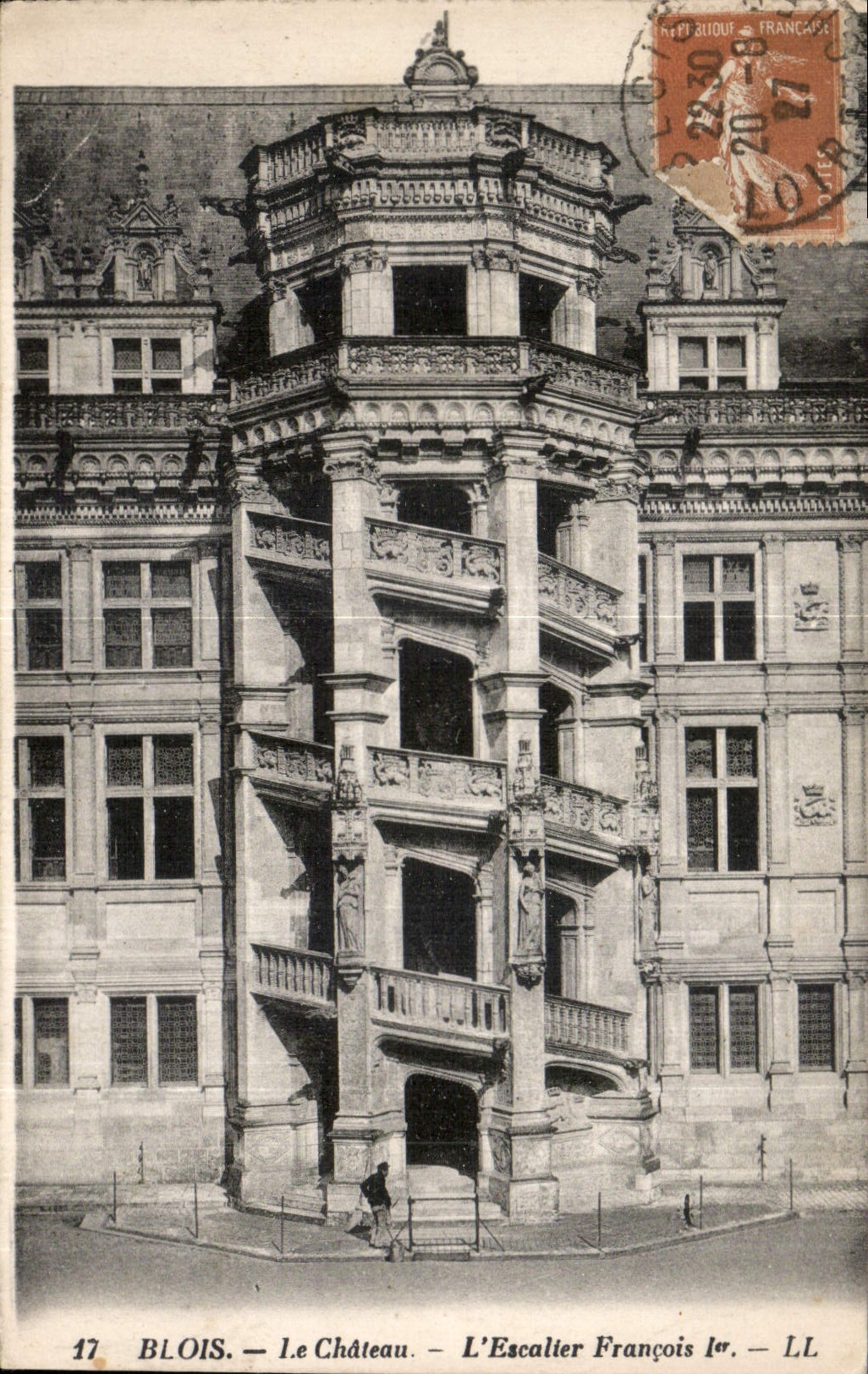 CPA Blois le Chateau l'Escalier Francois Ier 