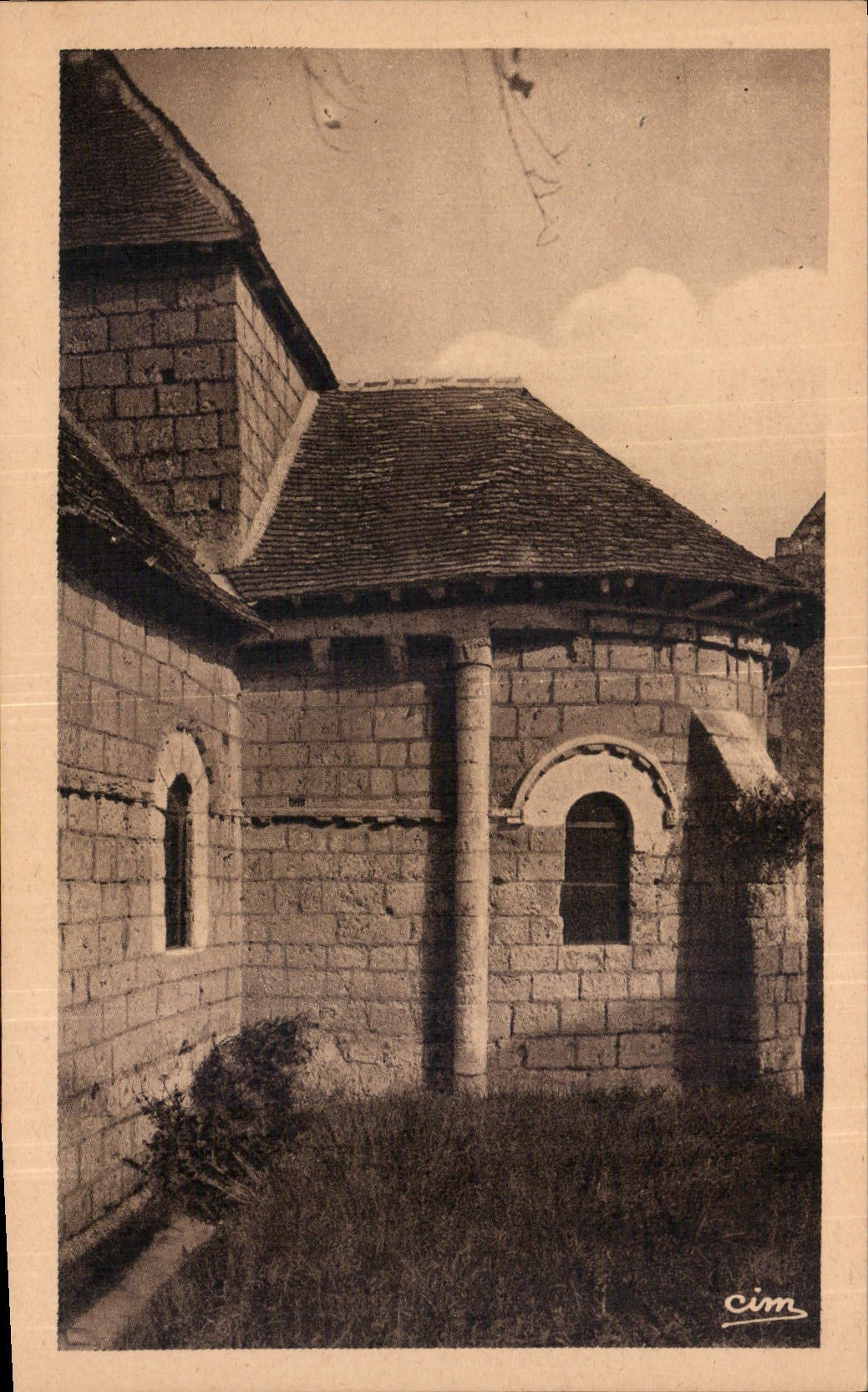 Montoire (L.-et-Ch.) — Chapelle Saint-Gilles (XIe siècle) — Héliogravure Goblier Macon