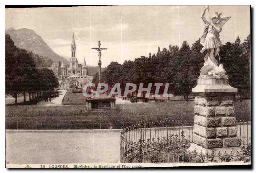 CPA Lourdes St Michel la Basilique et l'Esplanade 