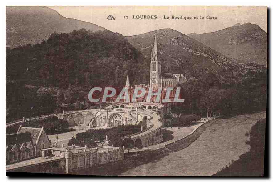 CPA Lourdes la Basilique et le Gave 