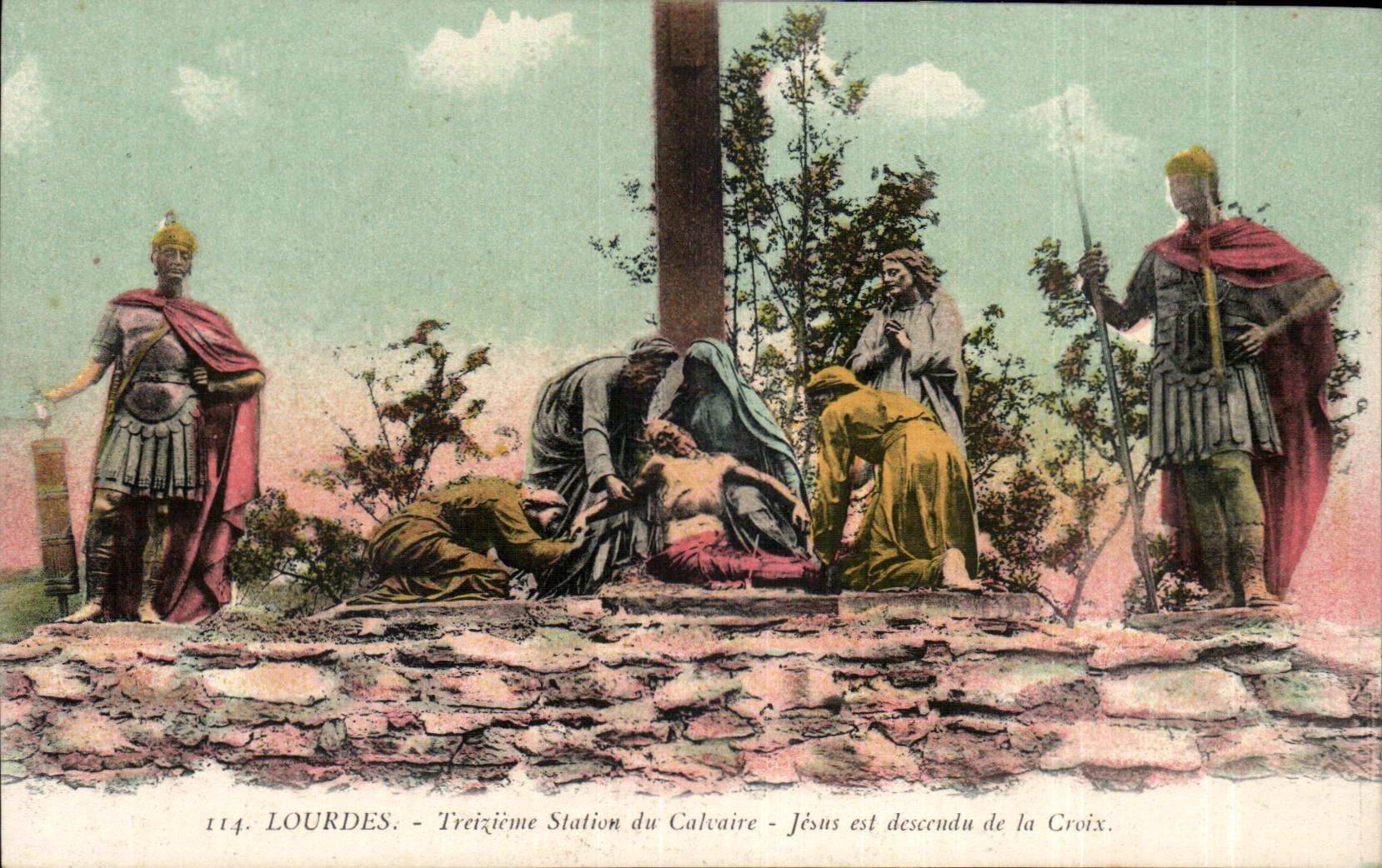 CPA Lourdes Treizieme Station du Calvaire Jesus est descente de la Croix 