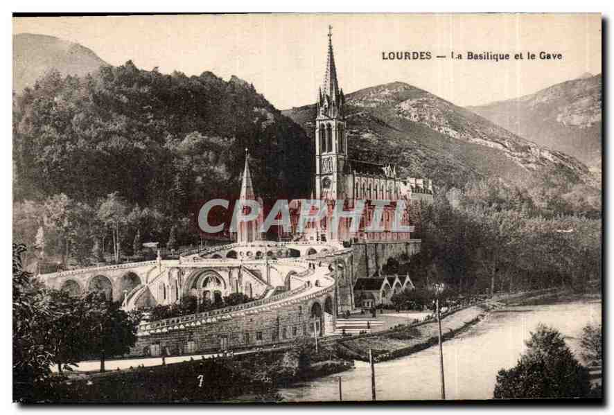 CPA Lourdes la Basilique et le Gave 