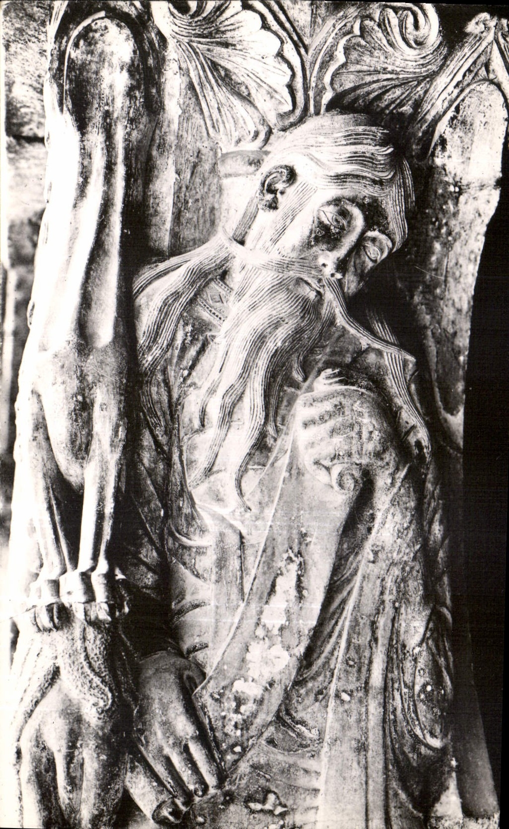 Moissac (Tarn-&-Gar.) — Portail de l'Église Saint-Pierre, détail du trumeau (côté oriental) — Éditions L. Viollé, Moissac