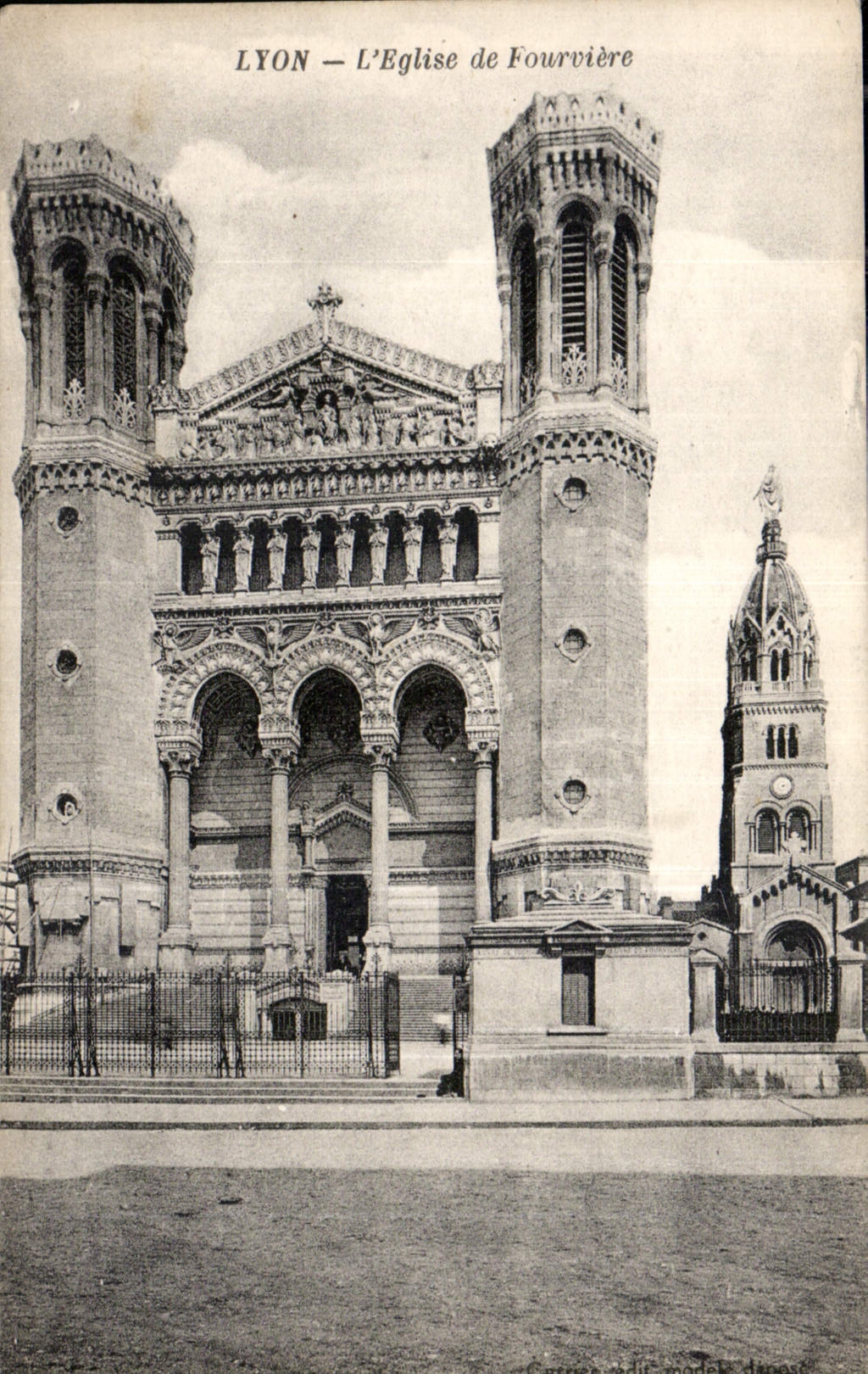 CPA Lyon l'Eglise de Fourviere 