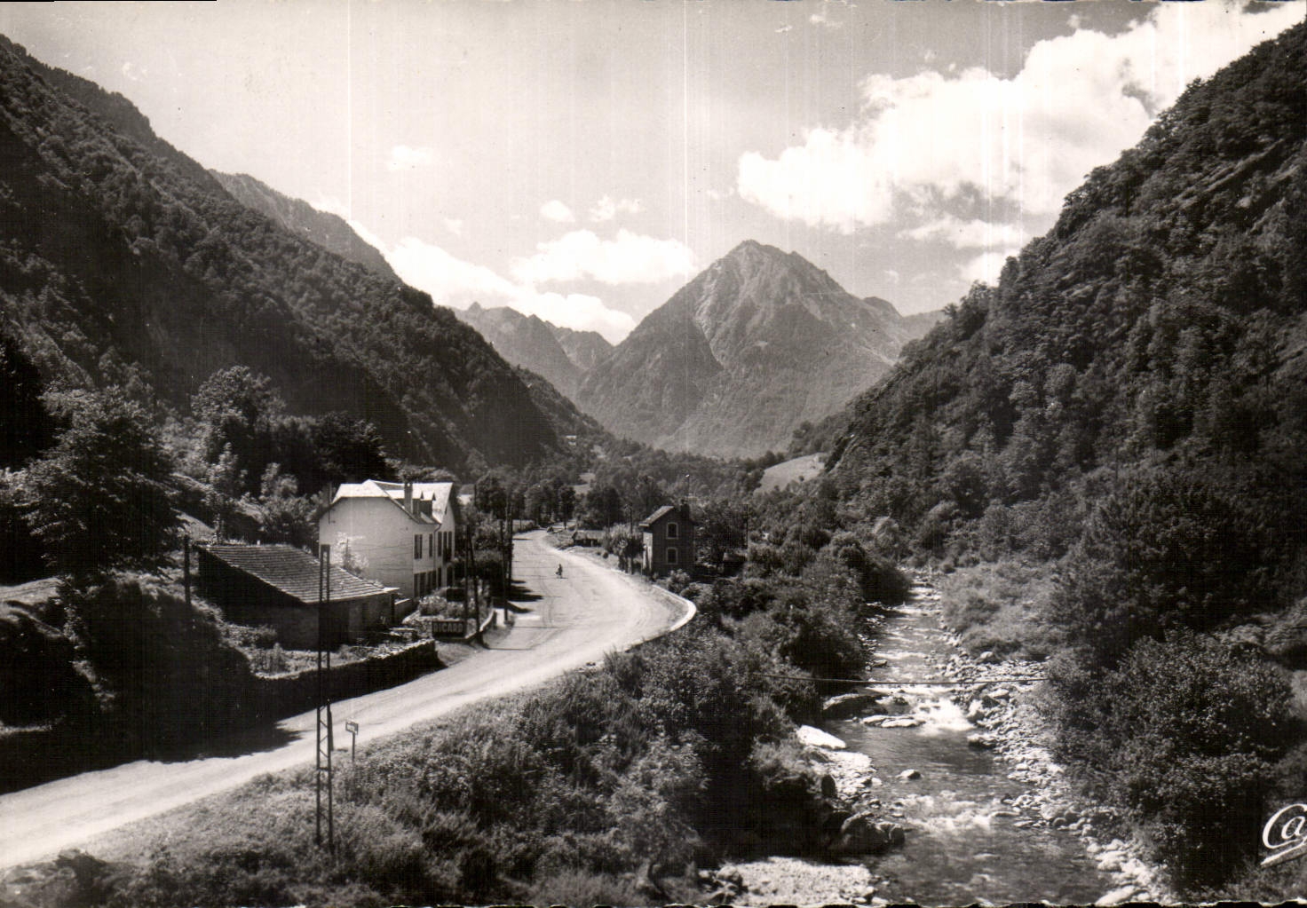 Le Gave de Cauterets et la route de Pierrefitte — Cauterets (159) — Réal-Photo