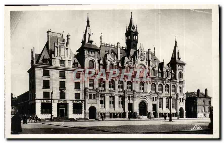 CPA Mezieres l'Hotel de Ville et la Poste 