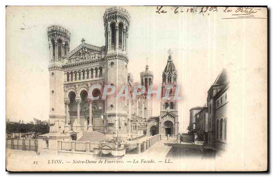 CPA Lyon Notre Dame de Fourviere la Facade 