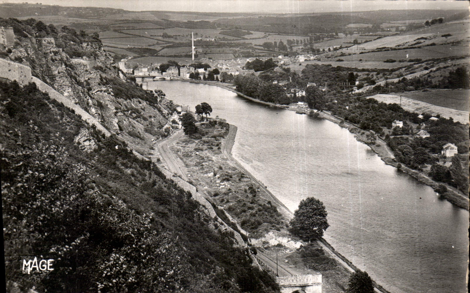 CPA Givet Ardennes Panorama sur la Meuse 