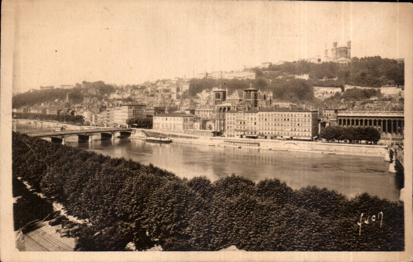 CPA La Douce France Lyon Rhone la Saone et la Coteau de Fourviere 