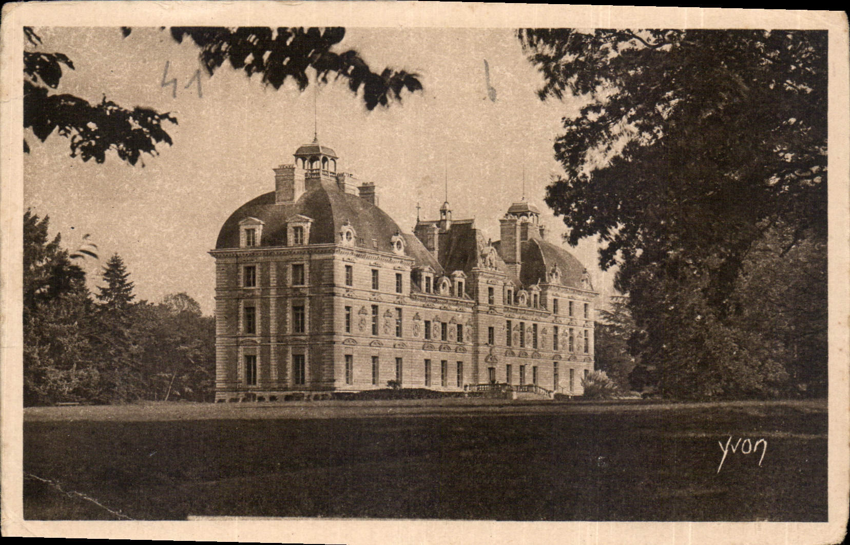CPA La Douce France Chateaux de la Loire Chateau de Cheverny 