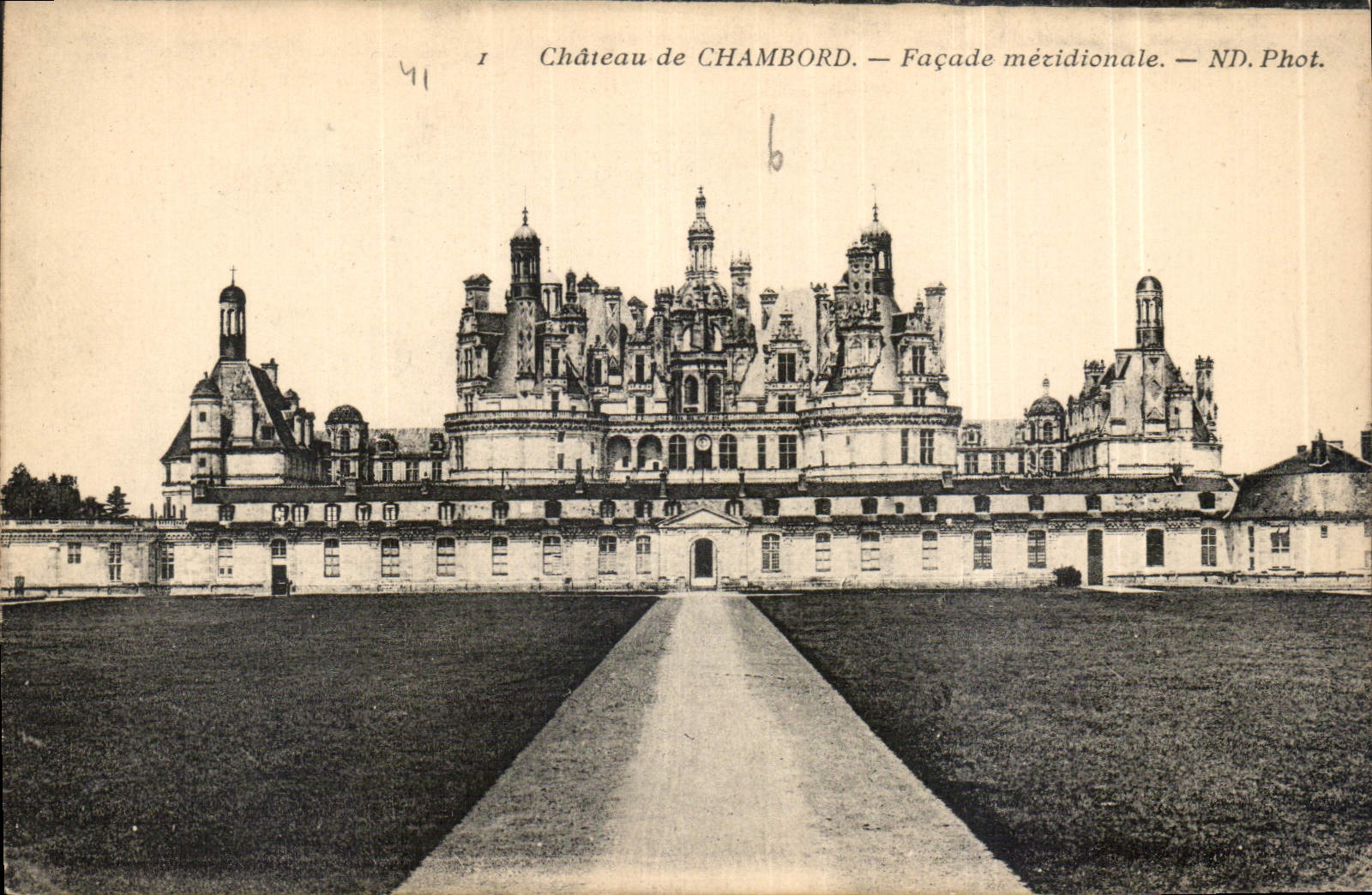 Schloss CHAMBORD — Südliche Fassade — ND. Phot.
