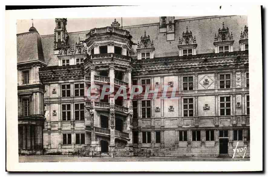 CPA Blois Loi et Cher Le Chateau escalier Francois I 