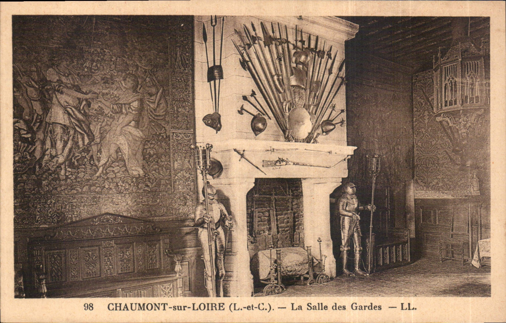 Chaumont-sur-Loire — La Salle des Gardes — LL.