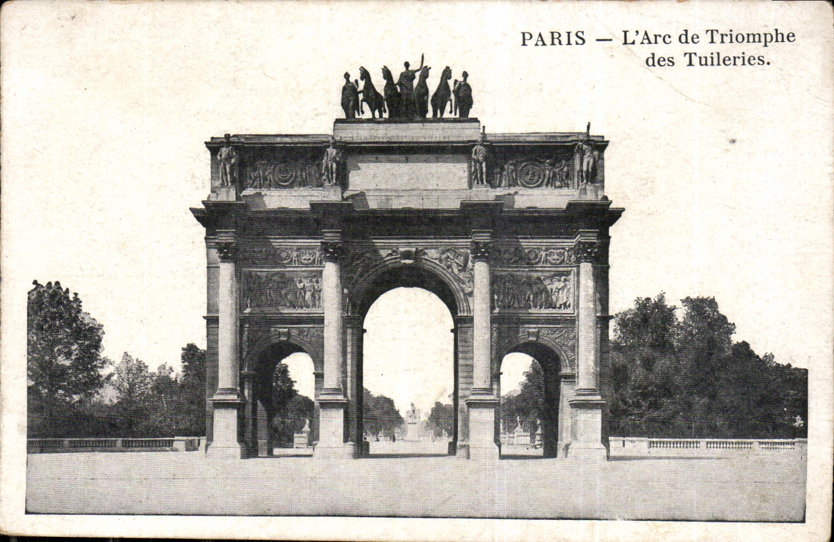 CPA Paris l'Arc de Triomphe des Tuileries 