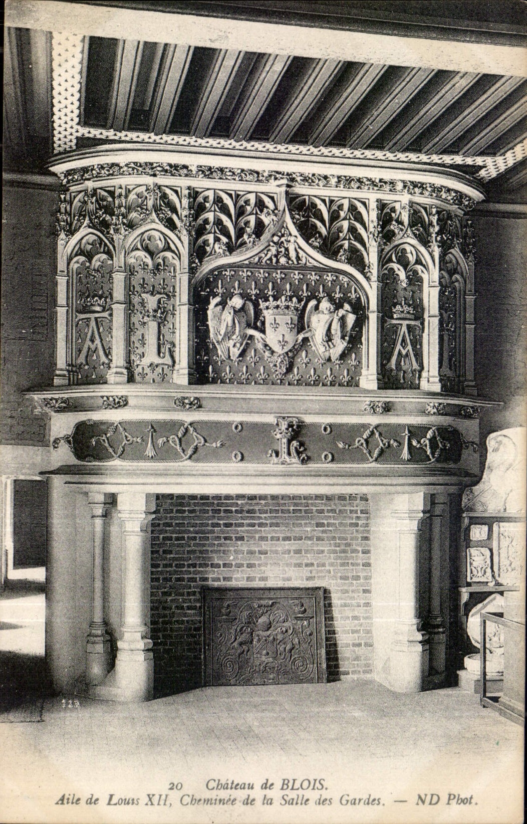 CPA Chateau de Blois Aile de Louis XII Chemine de la Salle des Gardes 