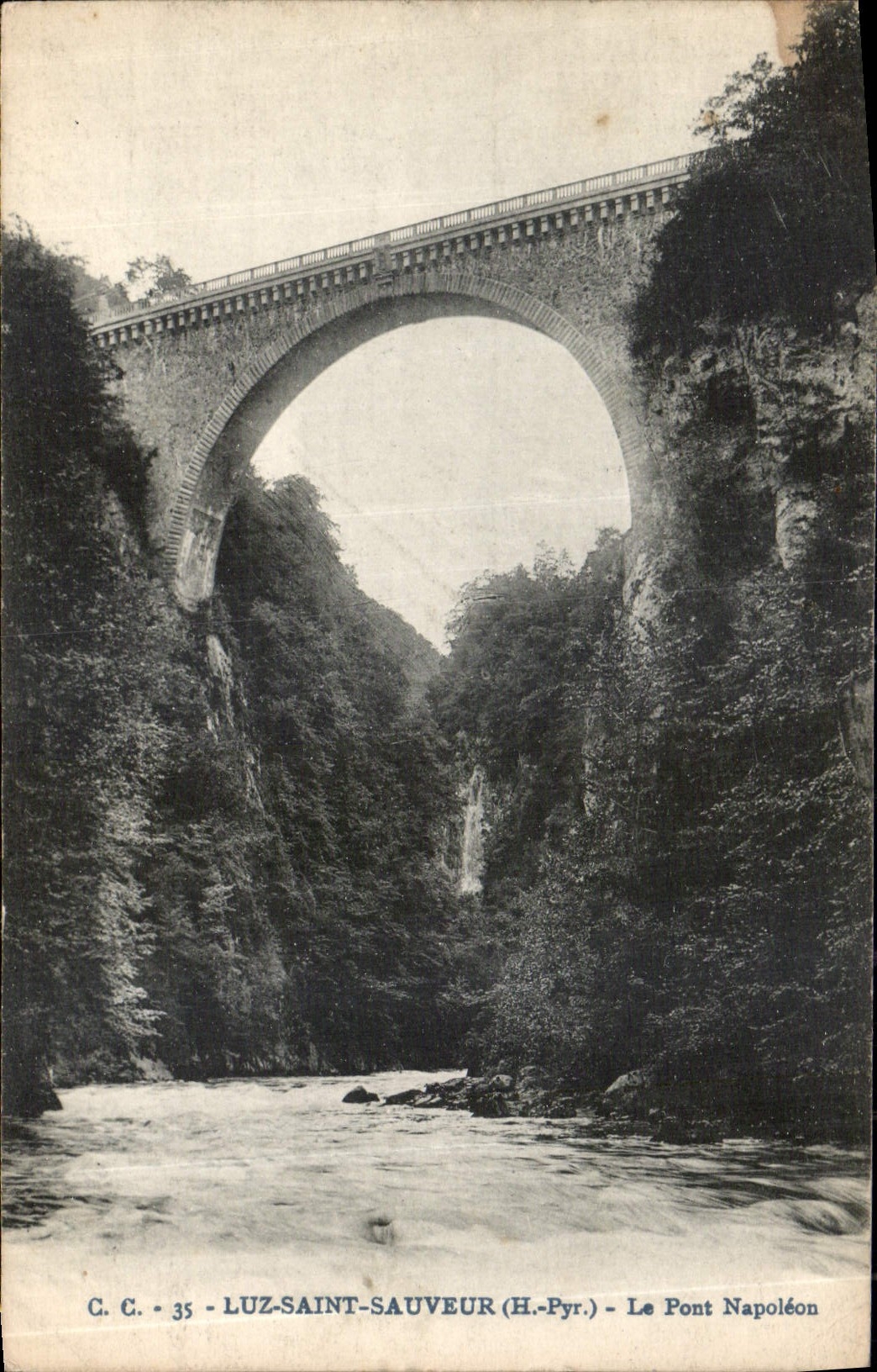 Luz-Saint-Sauveur (H.-Pyr.) — Le Pont Napoléon — C.C. 35