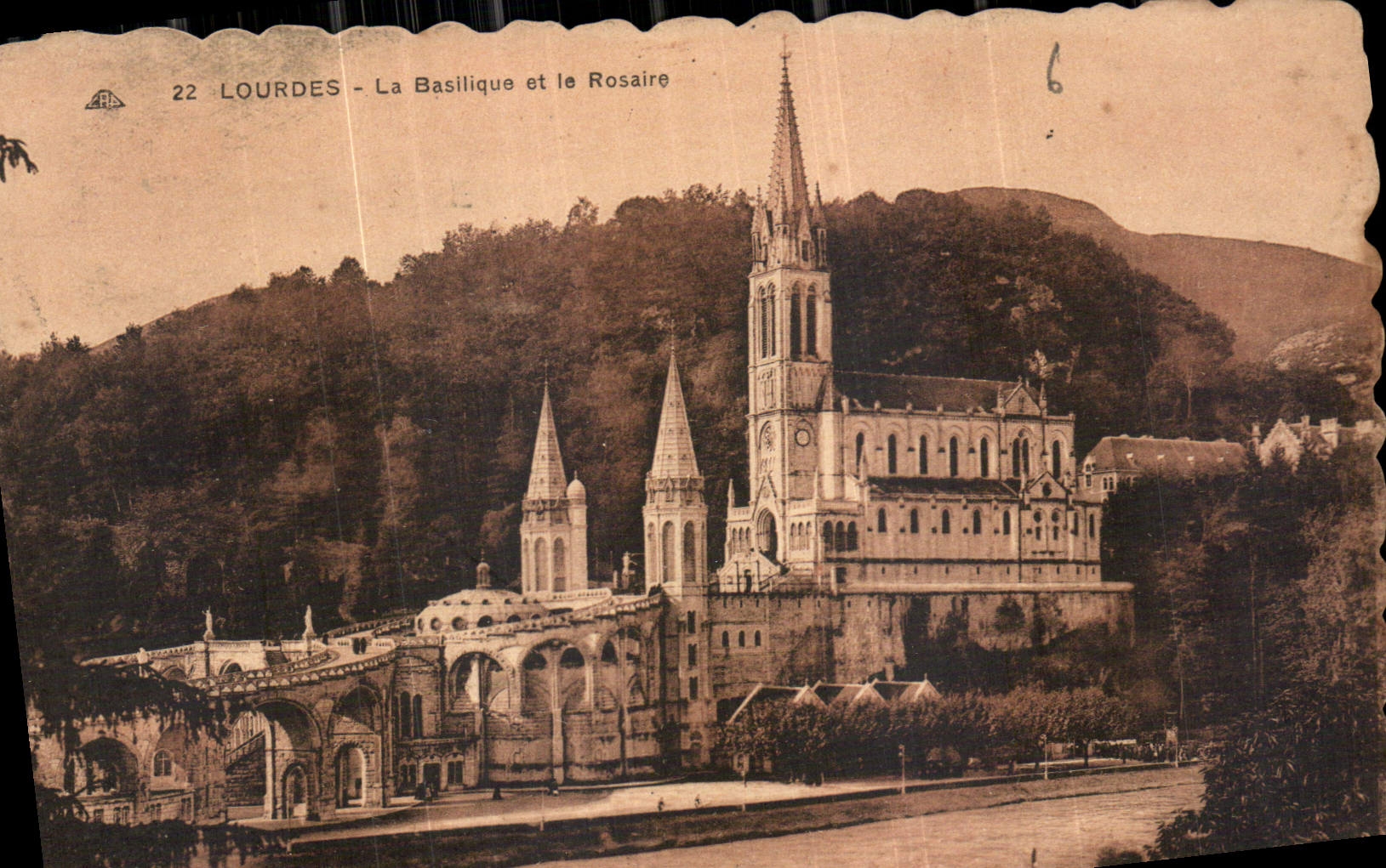 CPA Lourdes La Basilique et le Rosaire 