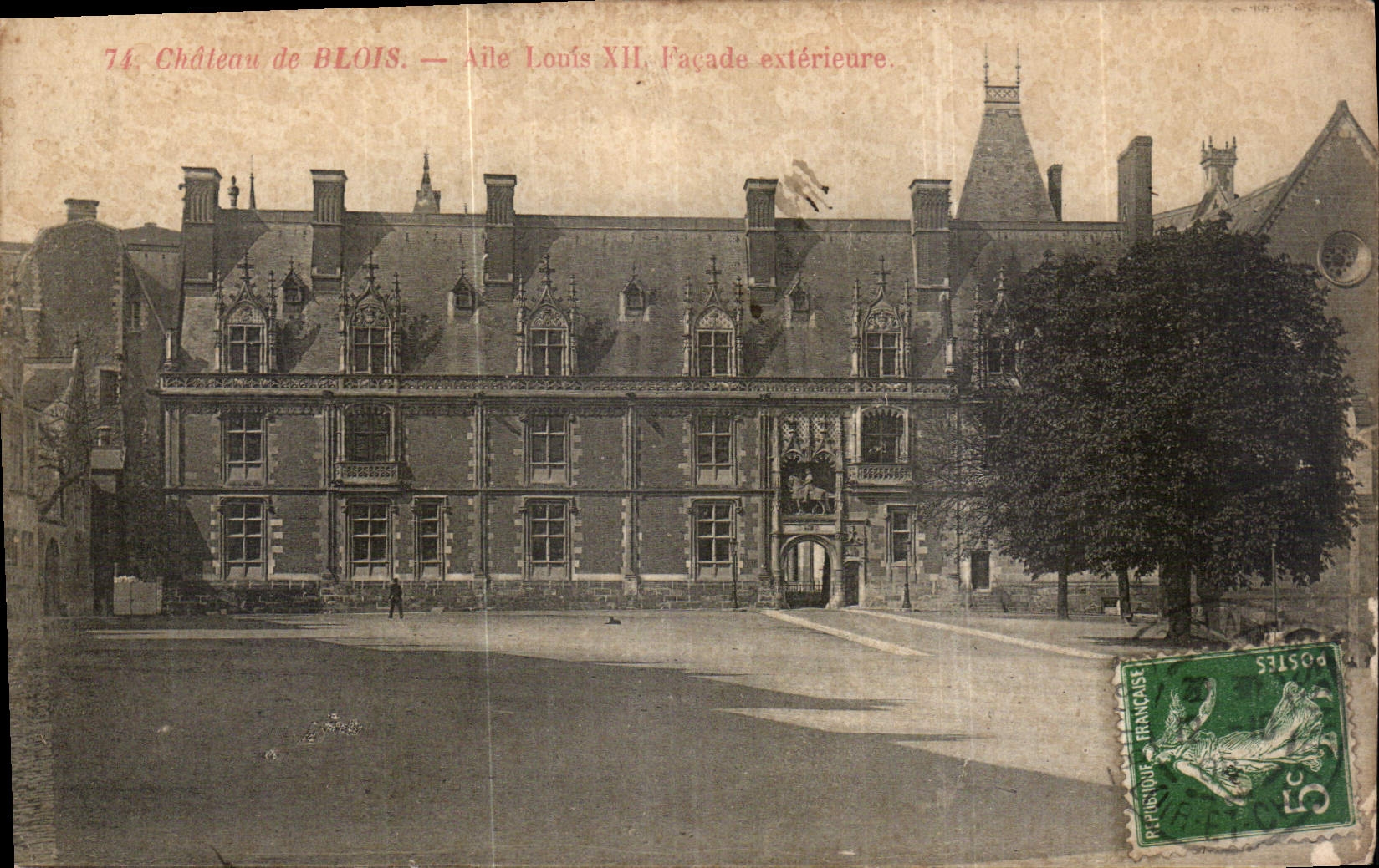 Château de BLOIS — Aile Louis XII. Façade extérieure.