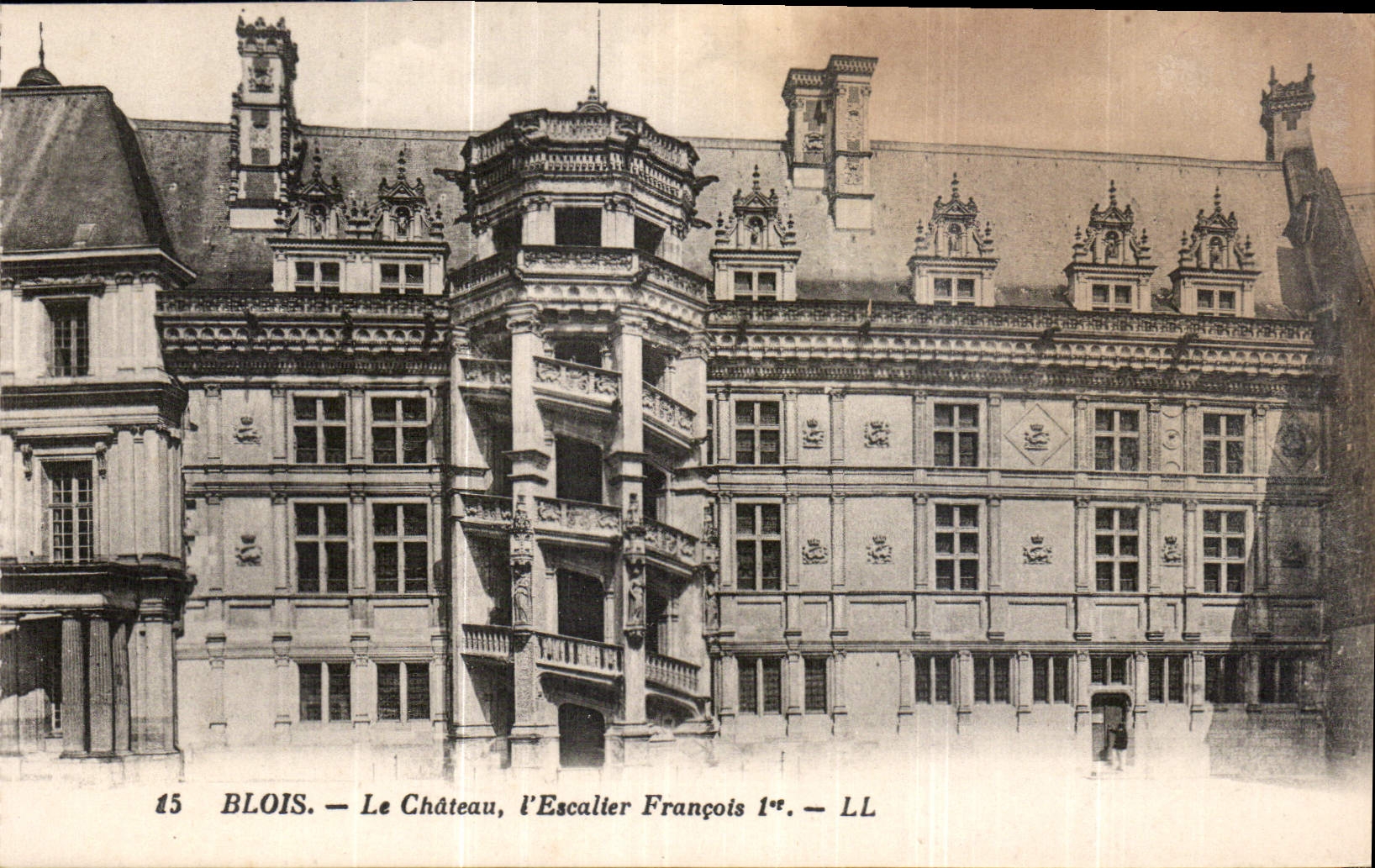Blois — Le Château, l'Escalier François 1er — LL